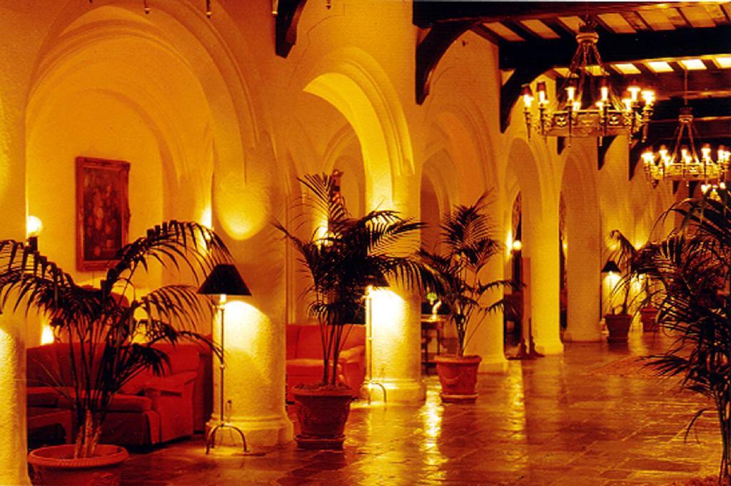 Montauk Manor Otel Dış mekan fotoğraf The lobby of the Hotel del Coronado