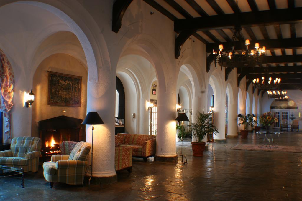 Montauk Manor Otel Dış mekan fotoğraf The lobby of the hotel