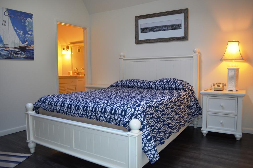 Montauk Manor Otel Dış mekan fotoğraf A bedroom at the Inn at the Opera